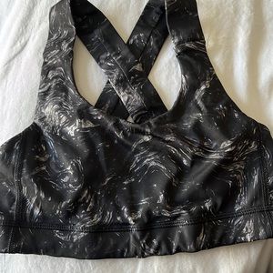 Lululemon sports bra Size 4